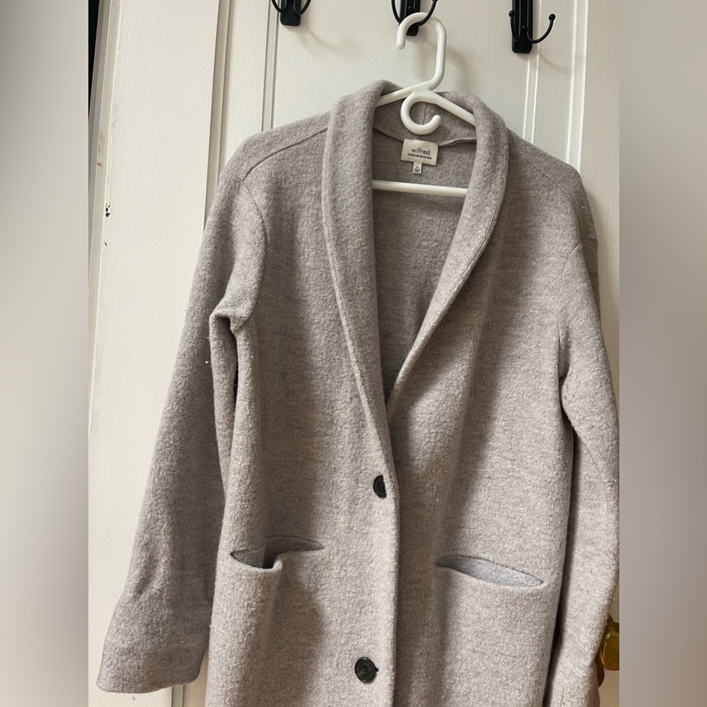 Barely worn grey Aritzia jacket. Nice thin layer for fall or spring